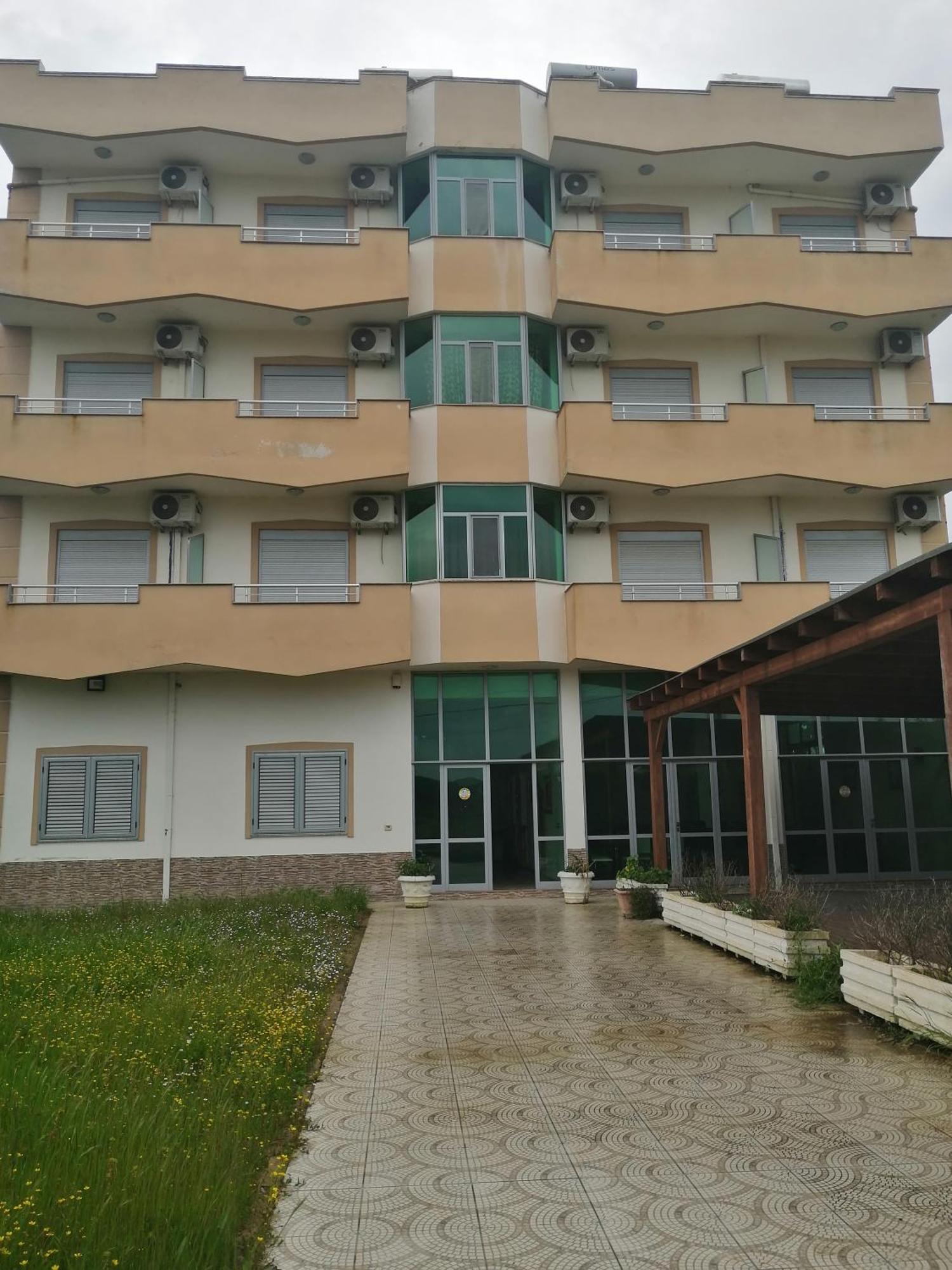 Risus Hotel 格勒姆 外观 照片