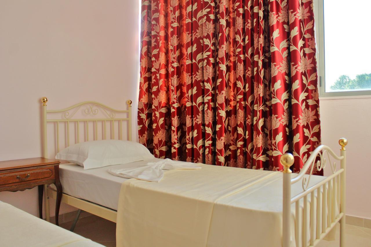 Risus Hotel 格勒姆 外观 照片