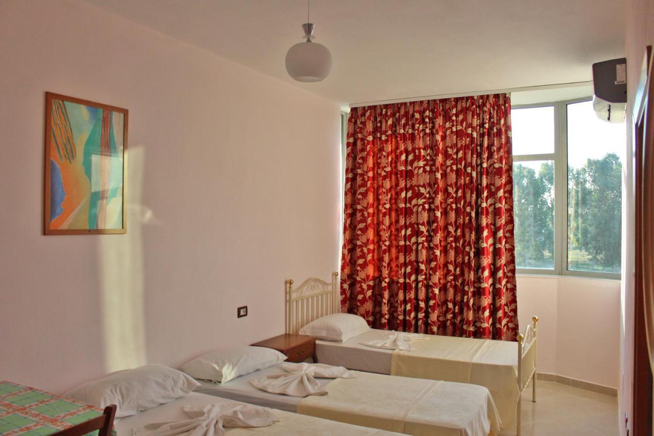 Risus Hotel 格勒姆 外观 照片